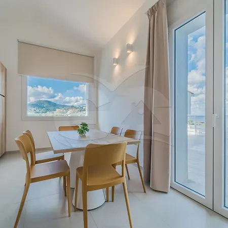 Padulella - Goelba Apartahotel *