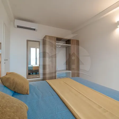 Padulella - Goelba Apartahotel *